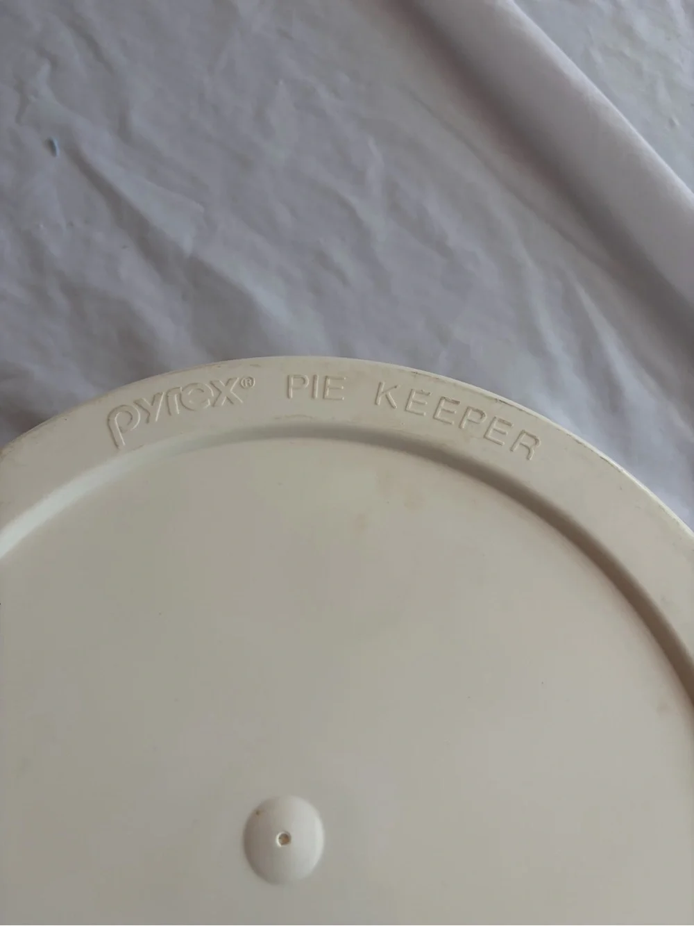 Vtg Pyrex PIE KEEPER CARRIER #P-309 Hinged Plastic Clam Shell~Holder Pie Plate